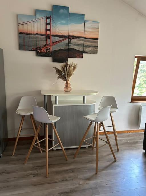 Appartement Lumineux Avec Vue Sur Les Montagnes Морбие Екстериор снимка